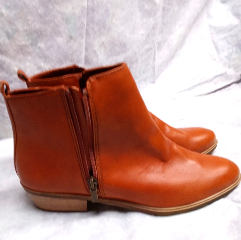 Ankle boots to add to your fall wardrobe ;)